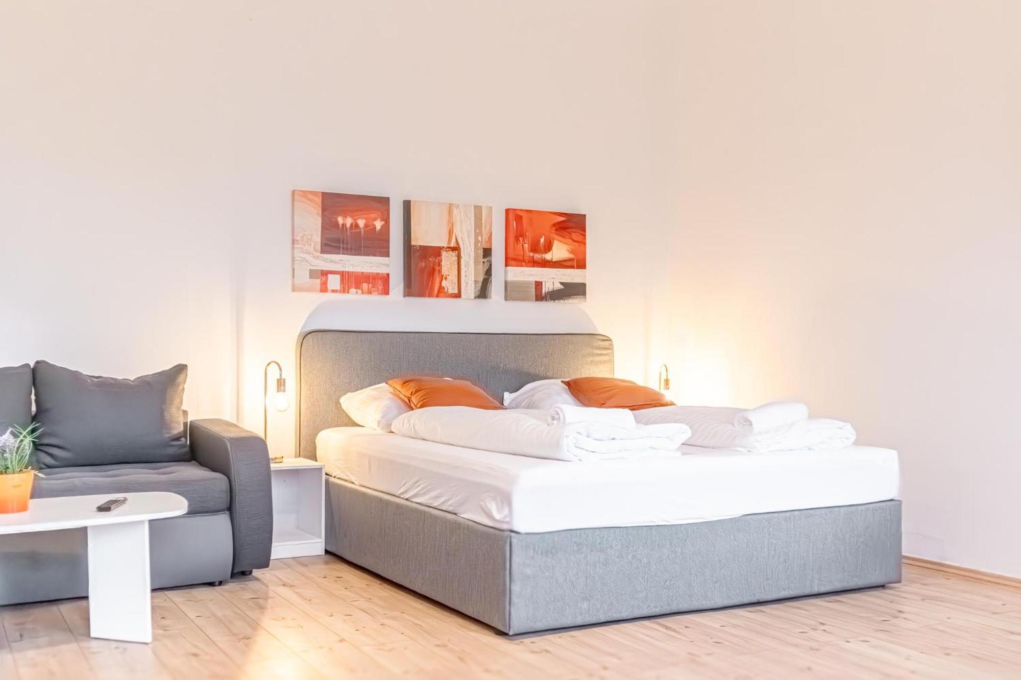 Affordable 2 Apts For 16p 4br Great For Families Apartment Wien