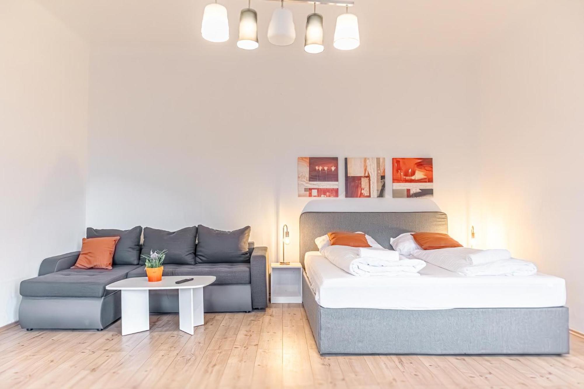 Affordable 2 Apts For 16p 4br Great For Families Apartment Wien