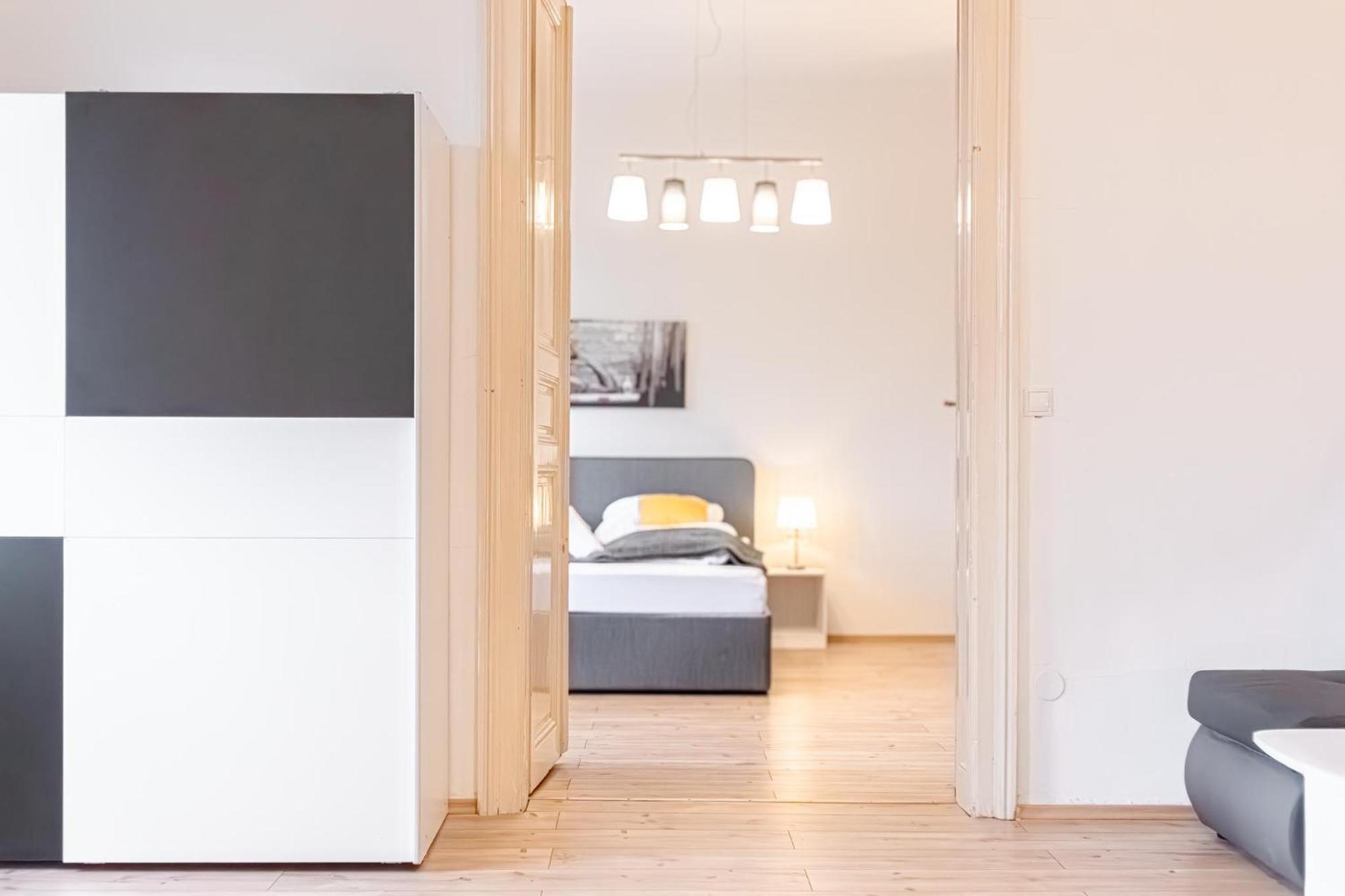 Apartment Affordable 2 Apts For 16p 4br Great For Families Wien