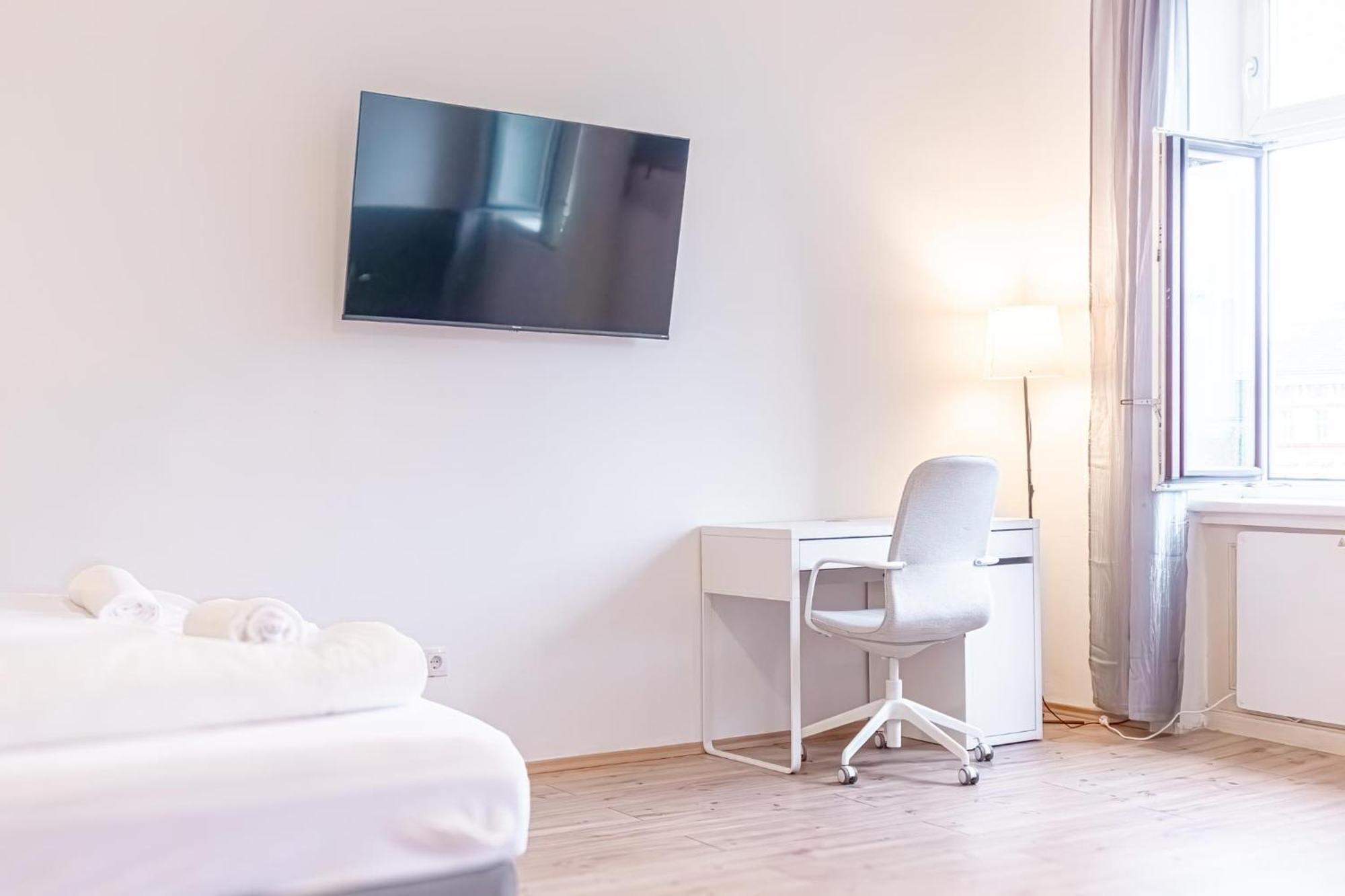 Affordable 2 Apts For 16p 4br Great For Families * Wien