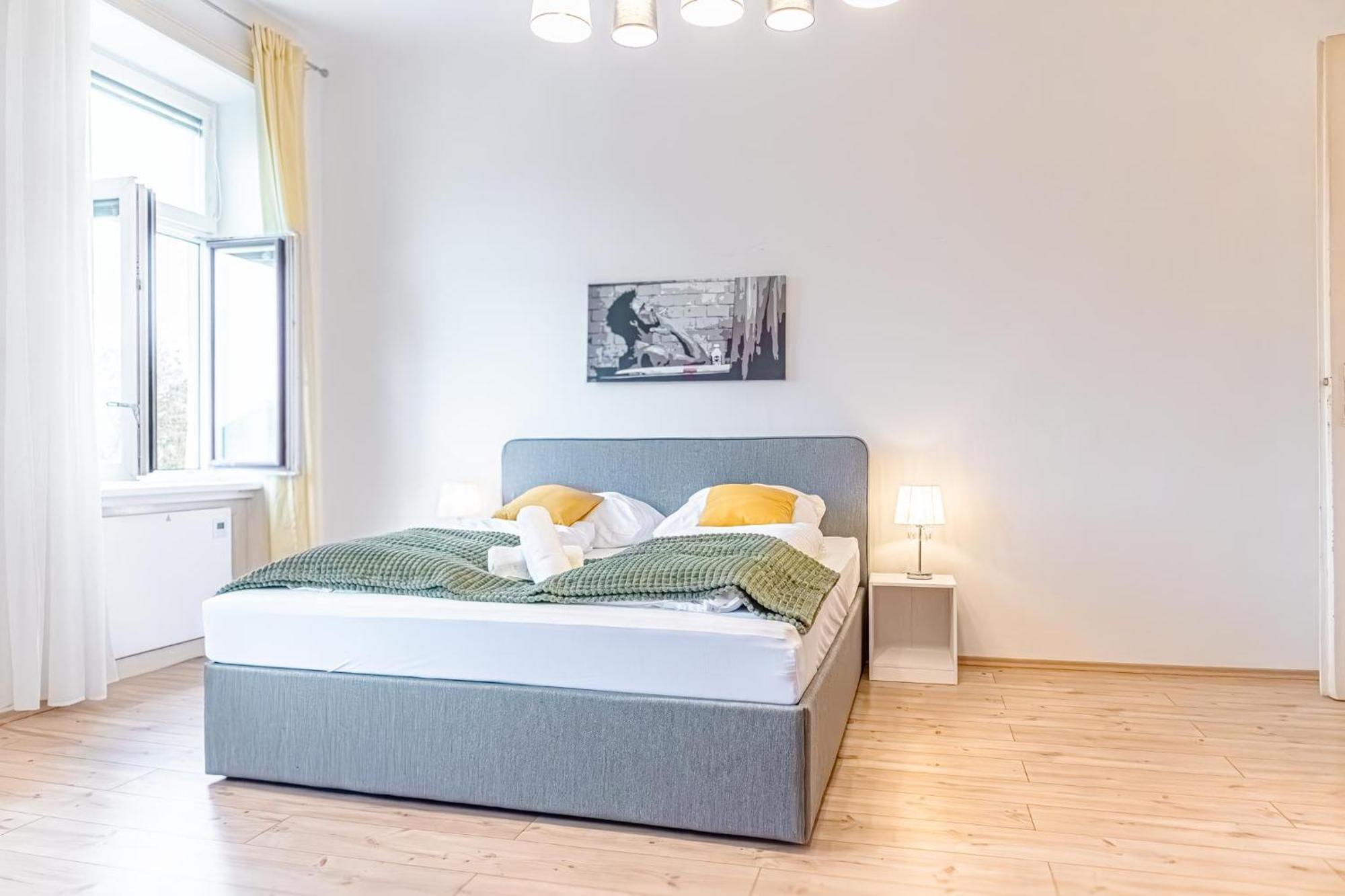 Affordable 2 Apts For 16p 4br Great For Families Wien